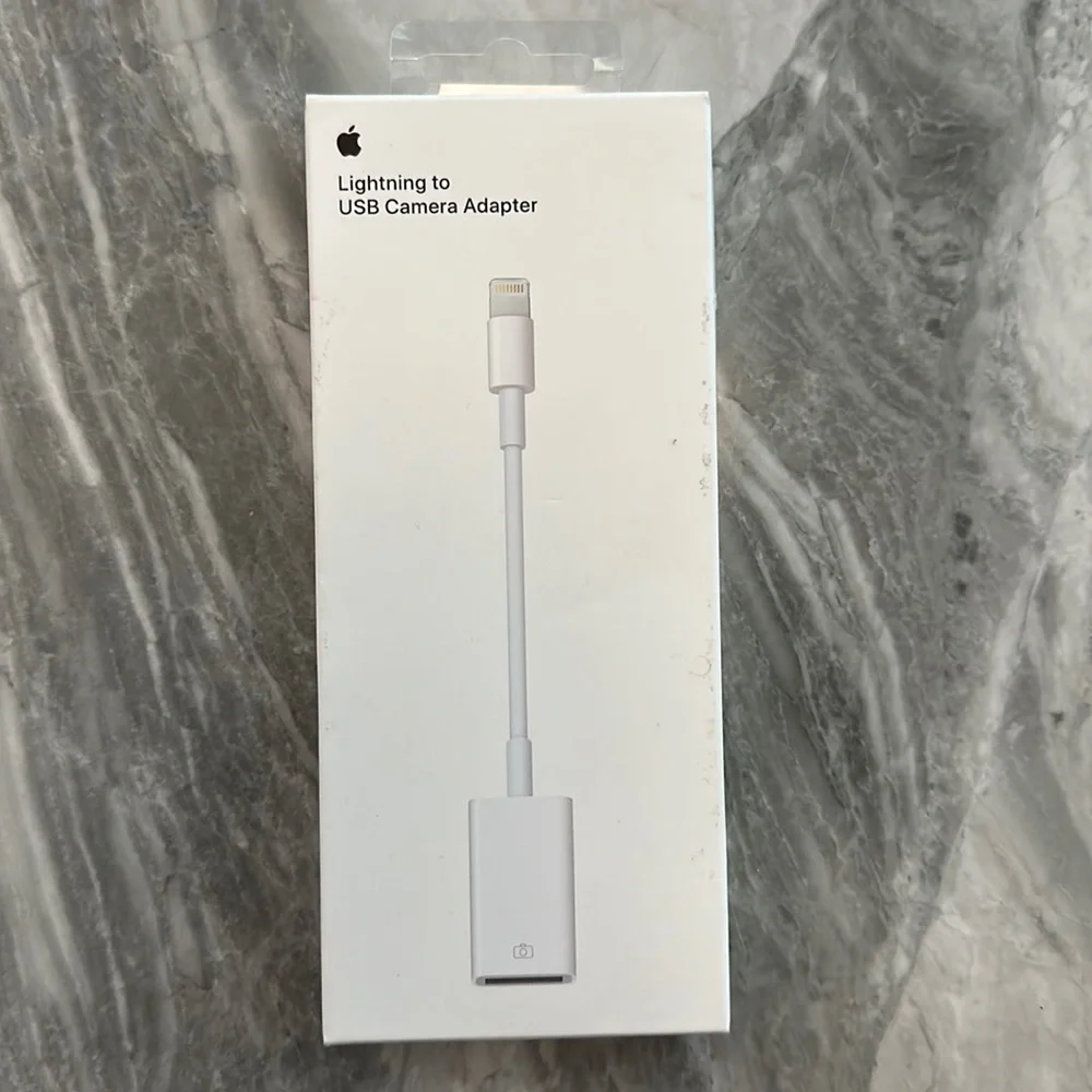 Apples lightening to camera adapter NWT